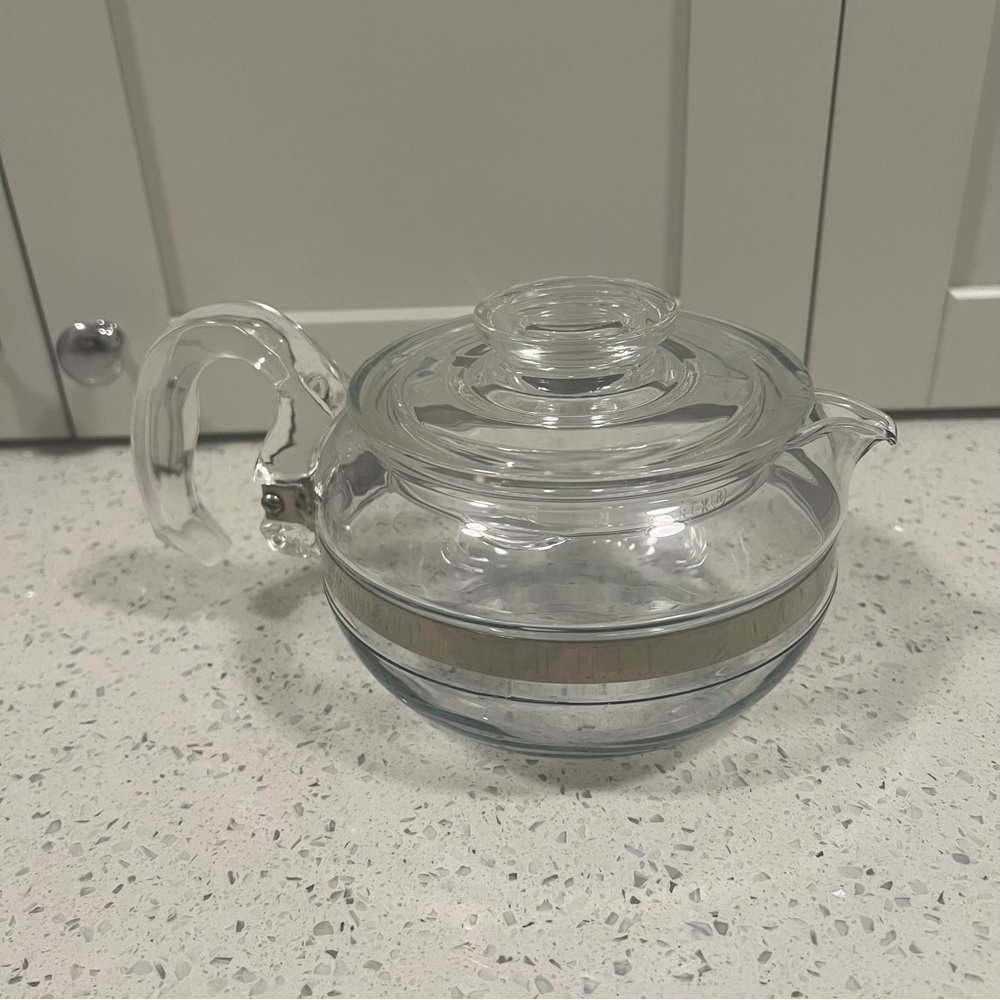 Vintage PYREX Flameware 6 Cup 8446 Glass Coffee / Tea Pot Kettle w/ Lid 7756 - C